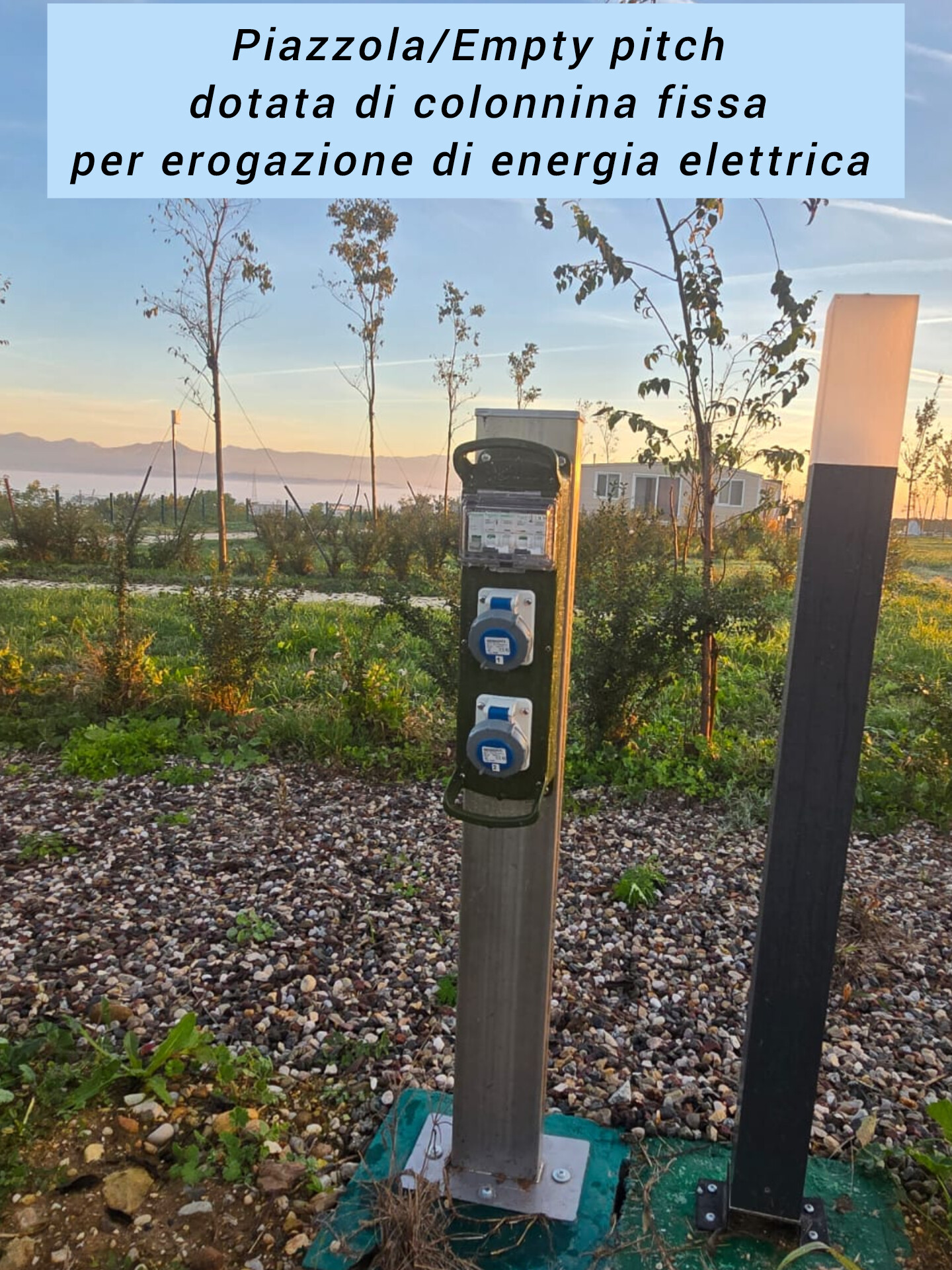 piazzola-agricampeggio-con-erogatore-colonnina-energia-elettrica